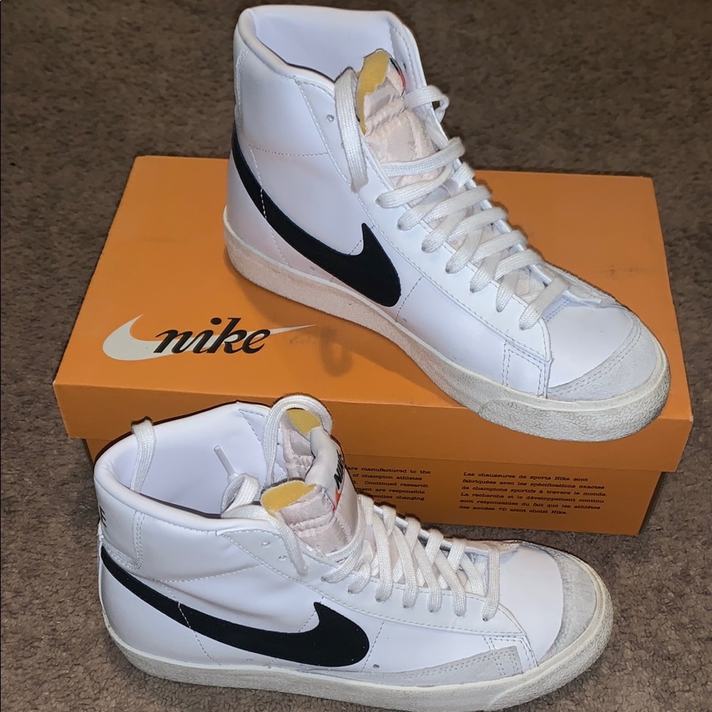 Nike blazer mid ‘77 9 Nike White and Black High-Tops